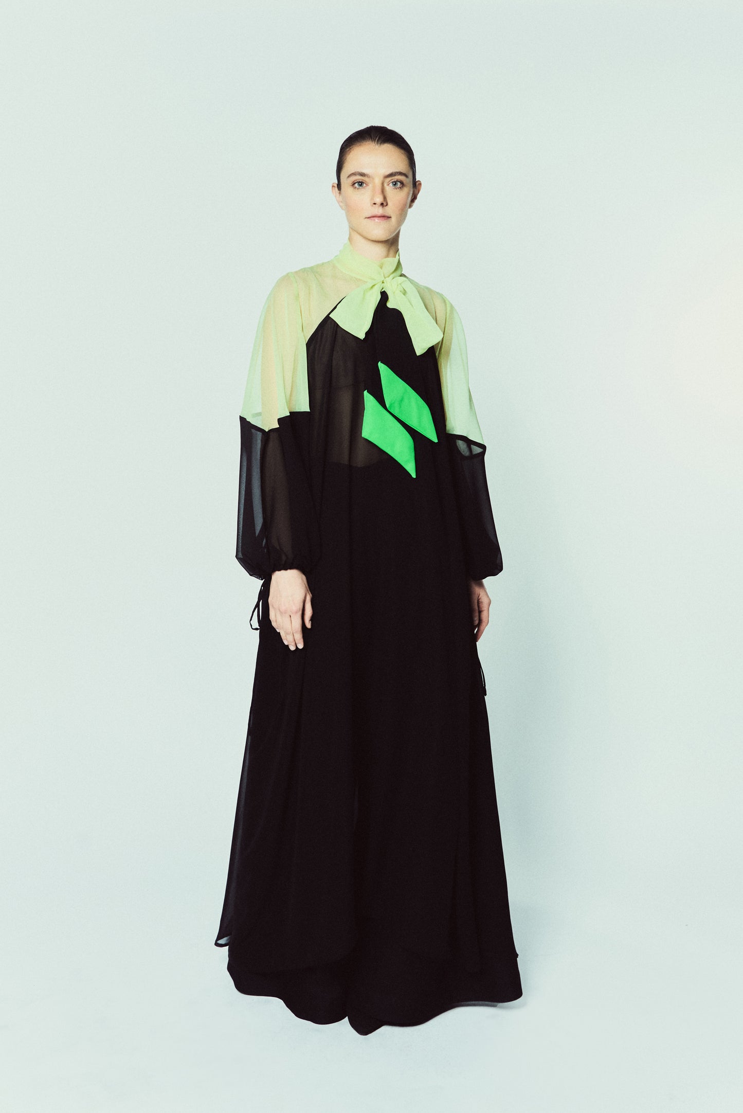DRESS BEETLE | BLACK & GOLD