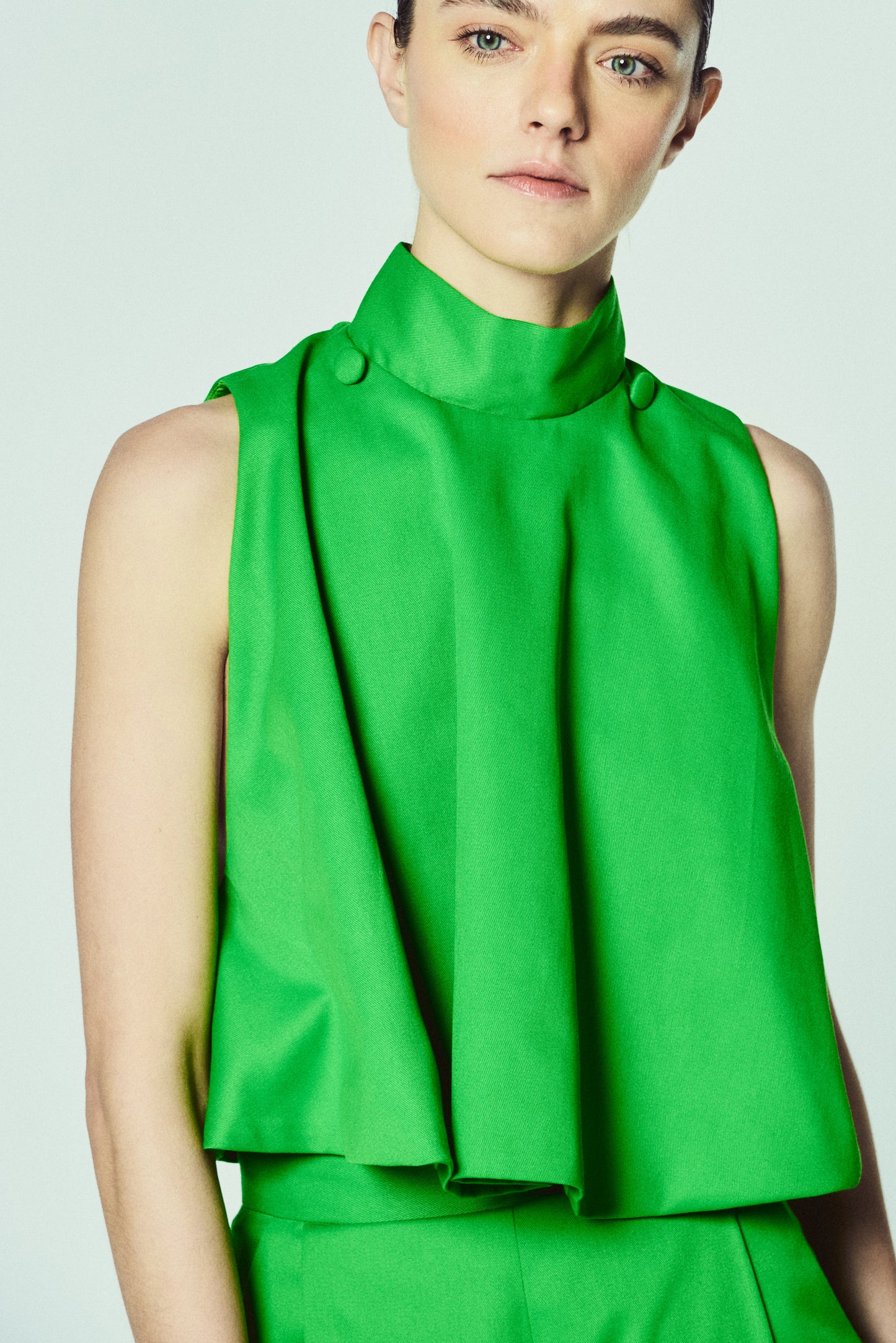 TOP LEVIAH | BEETLE GREEN